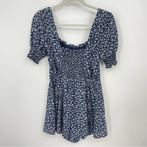 NWT francescas Trixxi Floral Romper navy puff sleeve sz M - Picture 3 of 9
